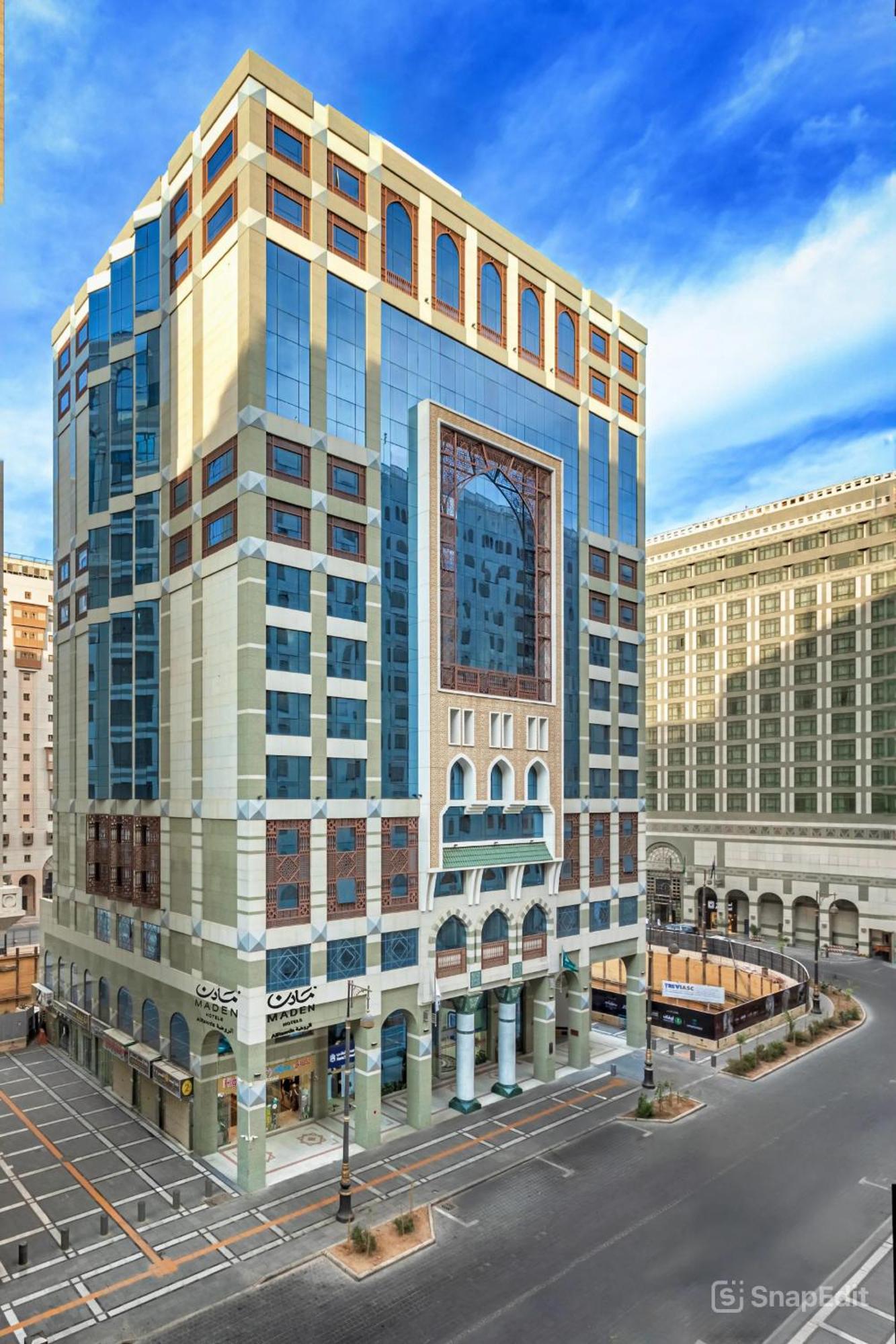 Hotel Maden Alrawda Medína Exteriér fotografie The hotel in 2013
